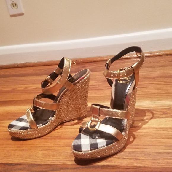 Burberry Ladies Wedge Shoes - Picture 5 of 5